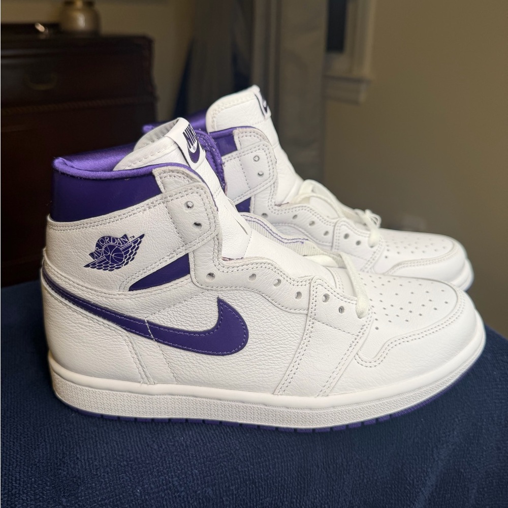 Air Jordan 1 Mid “Court Purple” – Women’s Size 7 (NWT)